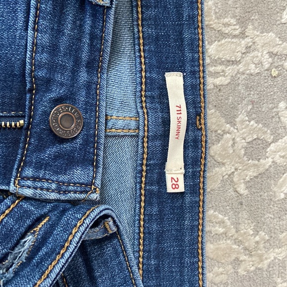 Levi 711 Skinny Jean - Picture 3 of 5